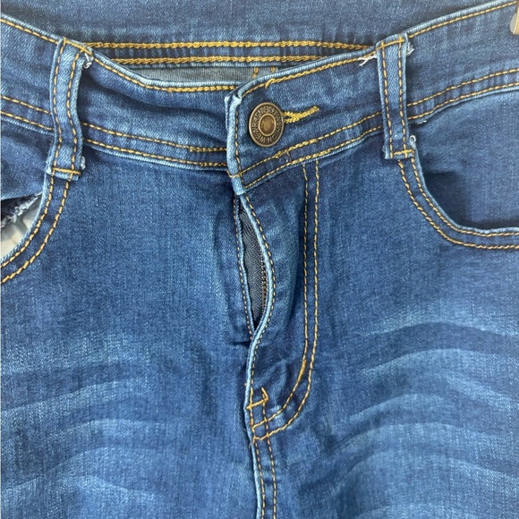 Classic Blue Kids Jeans with Distressed Accents Size 12 - Picture 2 of 13